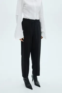 Pantalón jogger con cordón de Mango en Pantalones para argentina