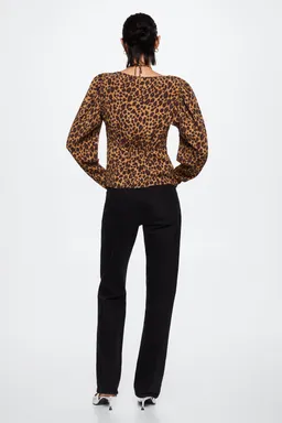 Blusa leopardo ligera de Mango en Blusas para argentina