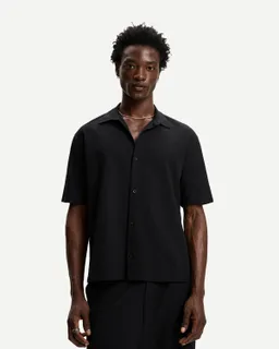 Camisa manga corta plisada de Bershka en Camisas para argentina