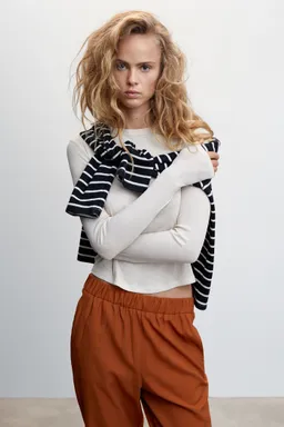 Pantalón satinado elástico de Mango en Pantalones para argentina