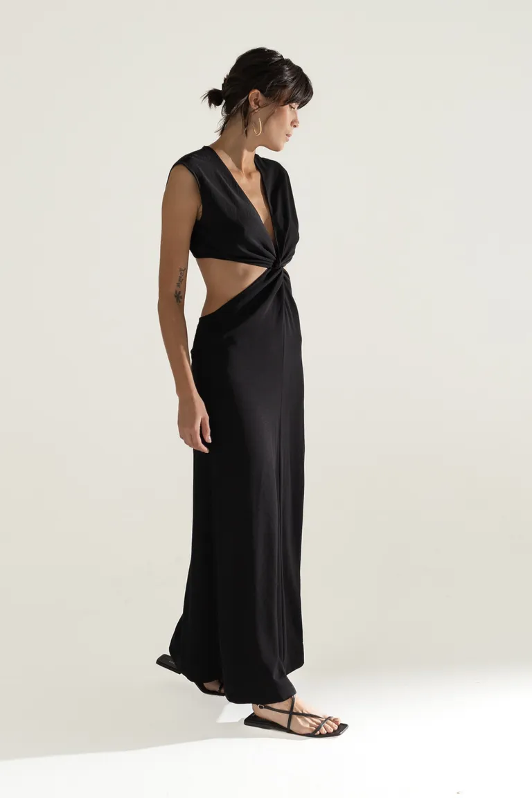 Vestido largo negro con abertura frontal y corte en la cintura de Akiabara en Vestidos para argentina
