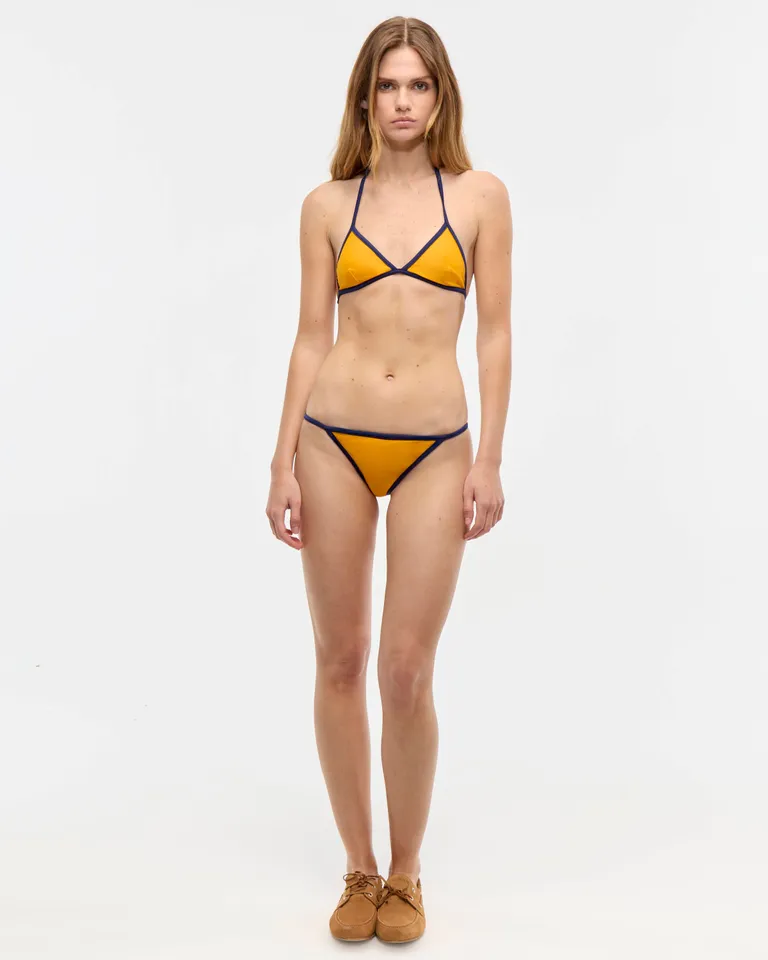Bikini naranja brillante con tiras ajustables y diseño moderno de Ay Not Dead en Swimwear y Beachwear para argentina