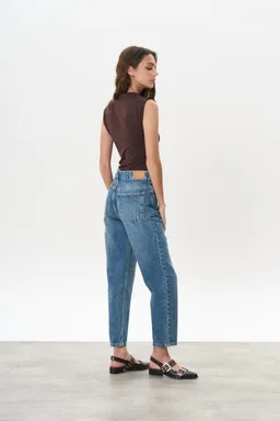 Jean denim mom beneth de Magda en Pantalones para argentina