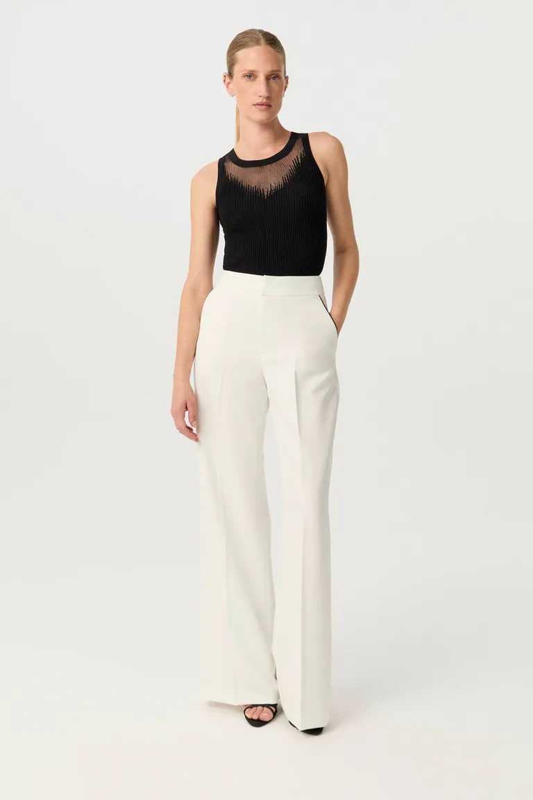 Top tejido de punto acanalado de corte anatómico con escote en U y vivos anchos en las sisas y el escote de Markova en Tops para argentina