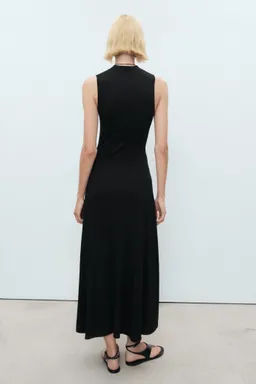 Vestido punto fino evasé de Mango en Vestidos para argentina