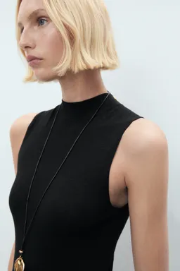 Vestido punto fino evasé de Mango en Vestidos para argentina