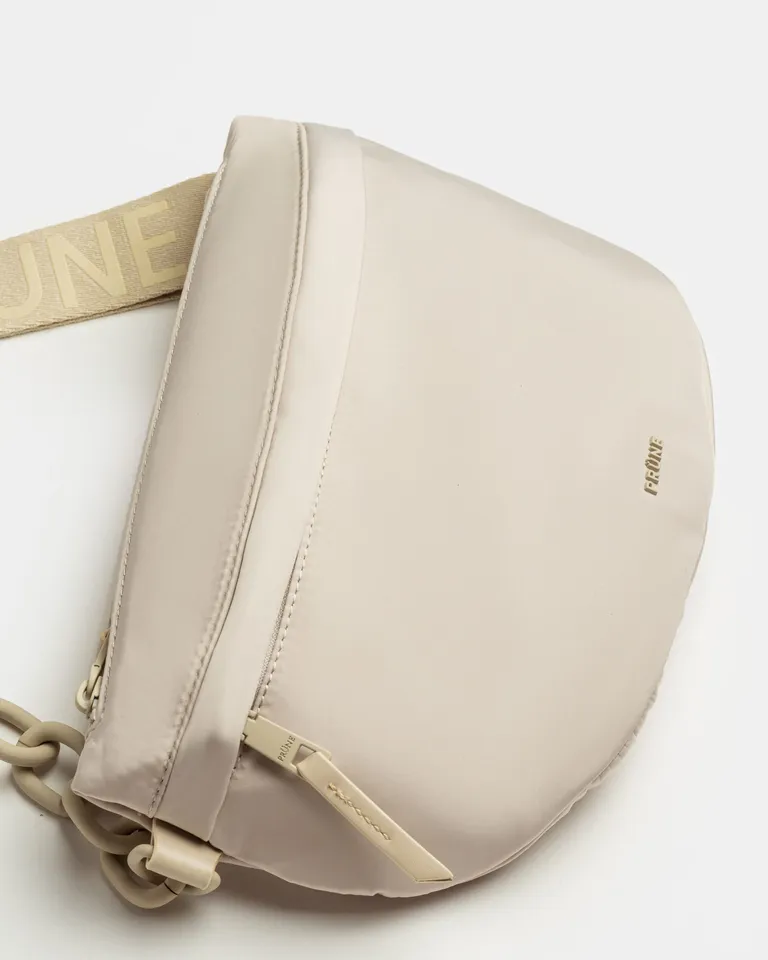 Riñonera deportiva y elegante en acabado mate para mujer de Prüne en Riñoneras para argentina