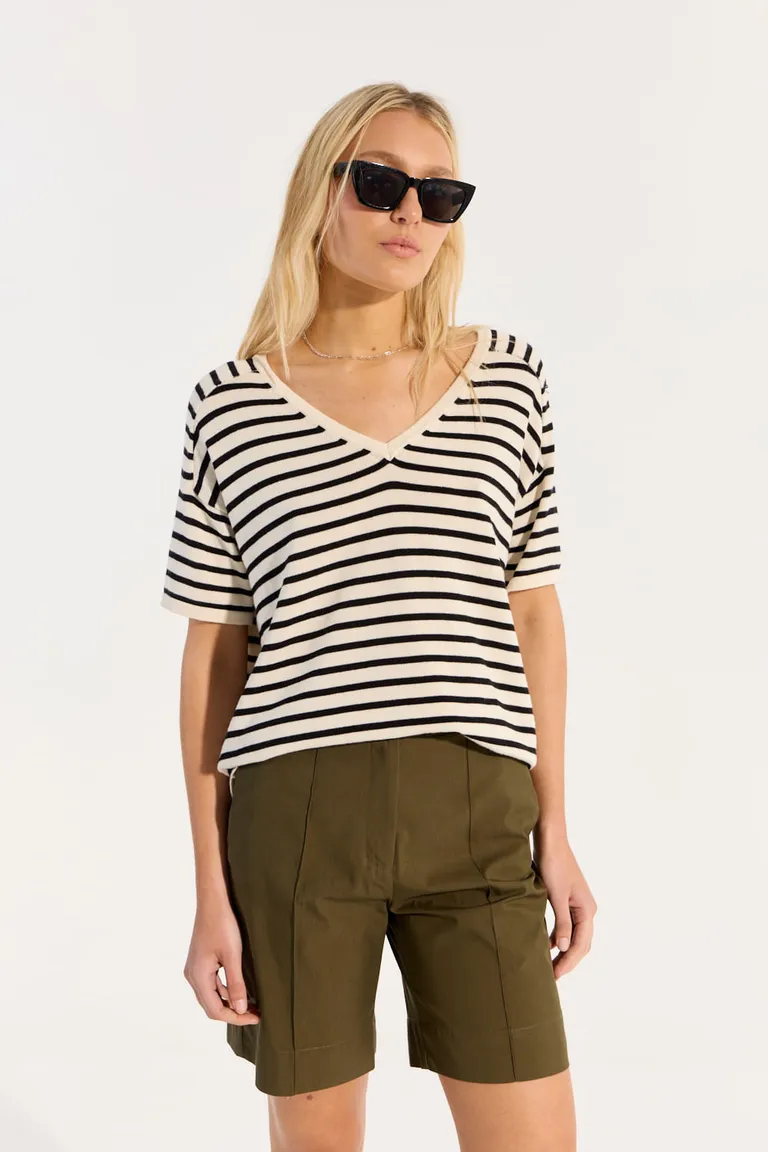 Suéter de Rayas Blanco y Negro de Manga Corta para Mujer de Portsaid en Buzos y Sweaters para argentina