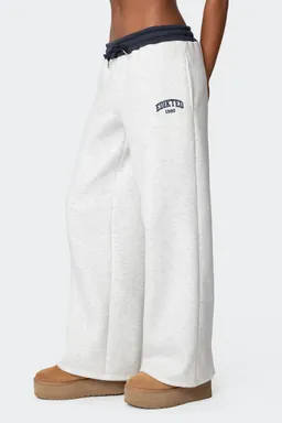 Pantalón buzo bordado contrastante de Edikted en Pantalones para argentina
