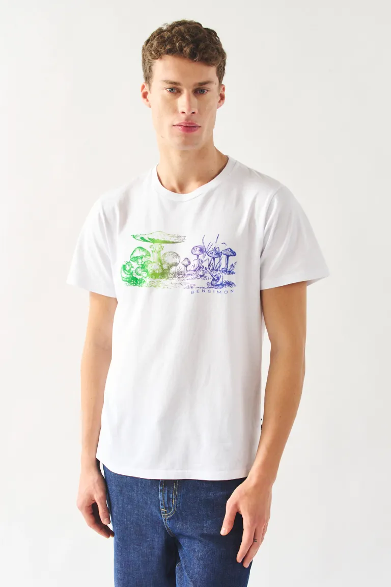 Remera casual de diseño único con estampado de hongos en colores vivos de Bensimon en Remeras y Polos para argentina