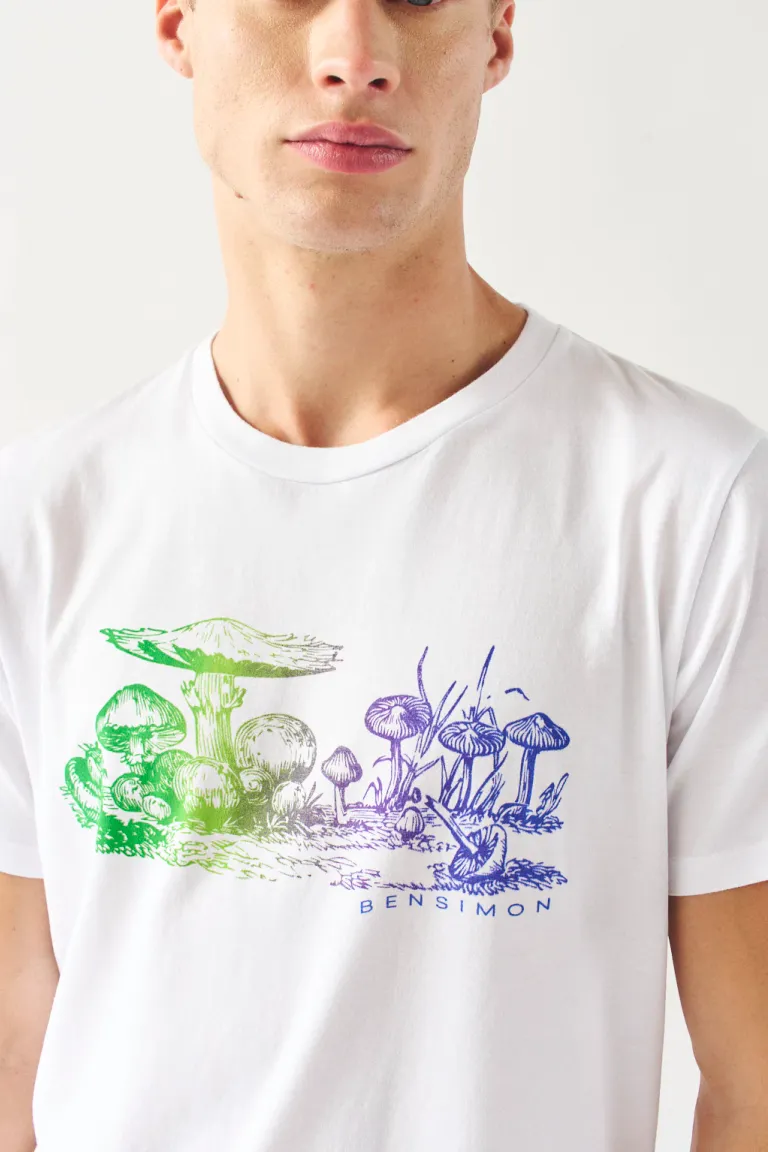 Remera casual de diseño único con estampado de hongos en colores vivos de Bensimon en Remeras y Polos para argentina