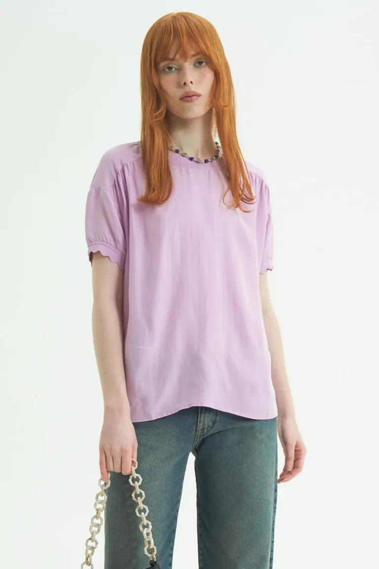 Blusa manga corta con frunces y terminaciones onduladas con detalles de corazones de Las Pepas en Blusas para argentina