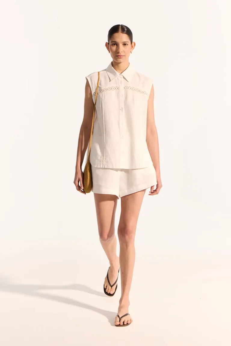 Camisa blanca de corte recto con detalles de entredos delanteros de Portsaid en Camisas para argentina