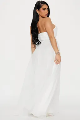 Vestido tafeta evelyn de Fashion Nova en Vestidos para argentina
