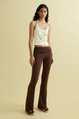 Pantalón vuelto drapeado de Mango en Pantalones para argentina