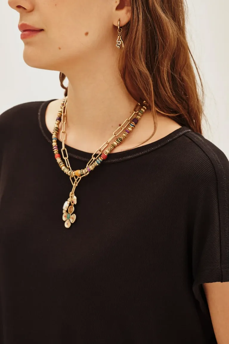 Remera de corte holgado con cuello redondo y mangas cortas caídas de Rapsodia en Remeras para argentina