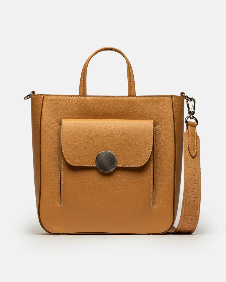 Shopper de líneas simples y elegante herraje en níquel, versátil para el día a día de Prüne en Bolsos y Carteras para argentina