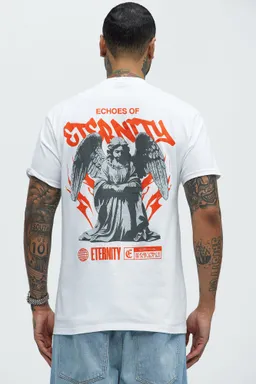 Remera manga corta echoes eternity de Fashion Nova en Remeras y Polos para argentina