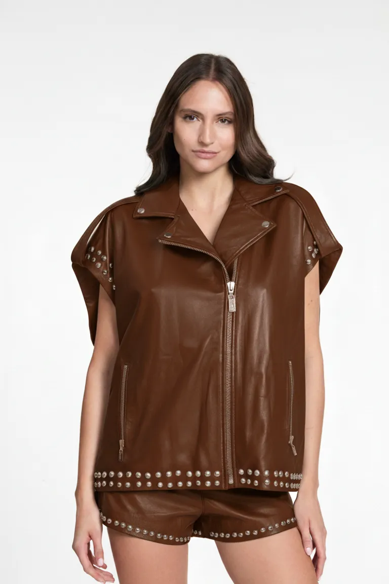 Chaleco oversize de cuero sintético con remaches decorativos en el delantero y espalda de Justaosadia en Chalecos para argentina