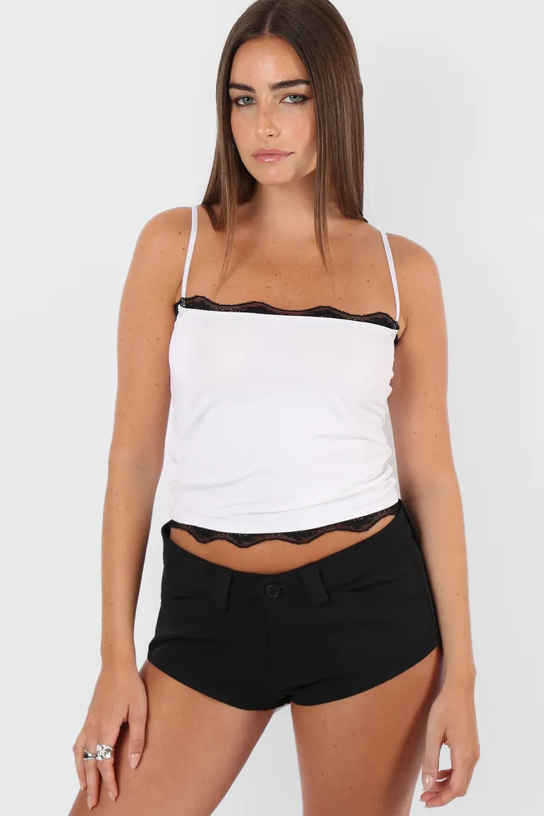 Top de microfibra con detalles de puntilla - Diseño slim fit y elegante de Top White en Tops para argentina