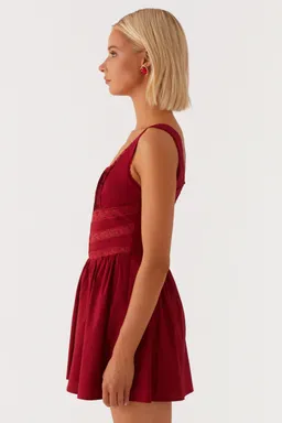 Mini vestido eleanor encaje rojo de Peppermayo en Vestidos para argentina