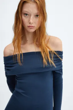 Vestido drapeado hombros descubiertos de Mango en Vestidos para argentina