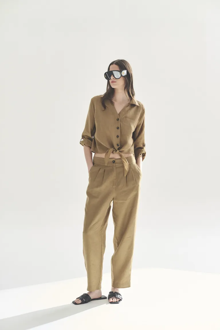 Camisa de manga larga de diseño elegante y versátil para mujer de Akiabara en Camisas para argentina