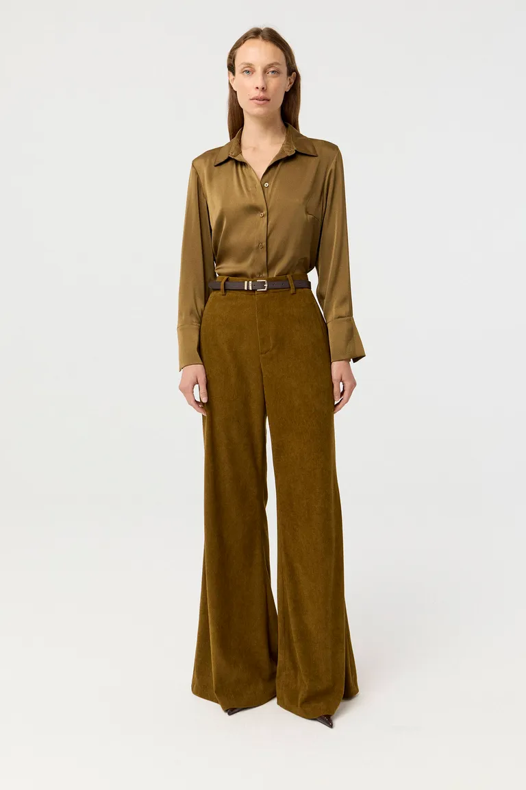 Camisa de satén con cuello clásico mangas largas y puños ajustables con botones frontales de Markova en Camisas para argentina