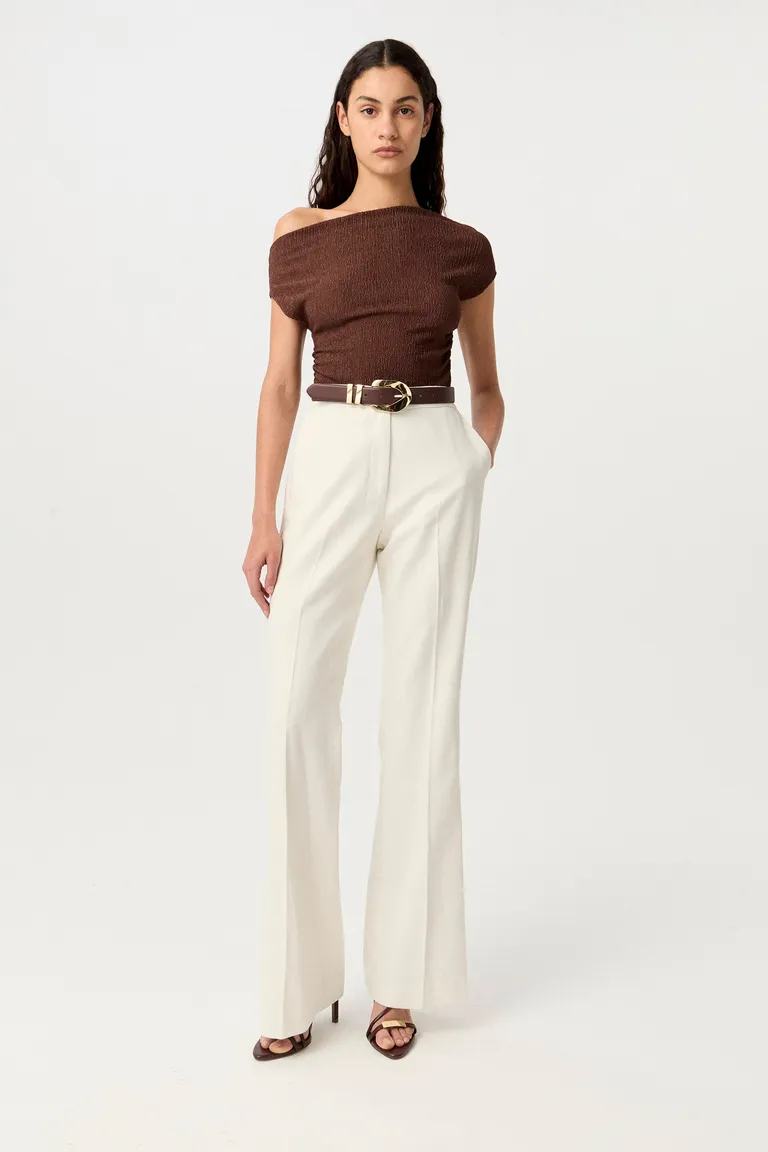 Remera de punto con corte asimétrico y mangas cortas - Diseño exclusivo y elegante de Markova en Remeras para argentina