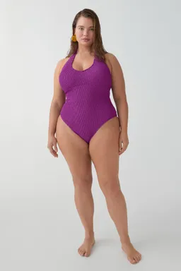 Traje baño halter texturado de Mango en Swimwear y Beachwear para argentina