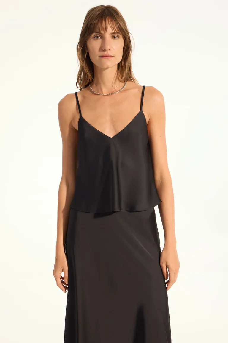 Top de estilo lencero, sin mangas, con escote profundo y caída fluida de Portsaid en Tops para argentina