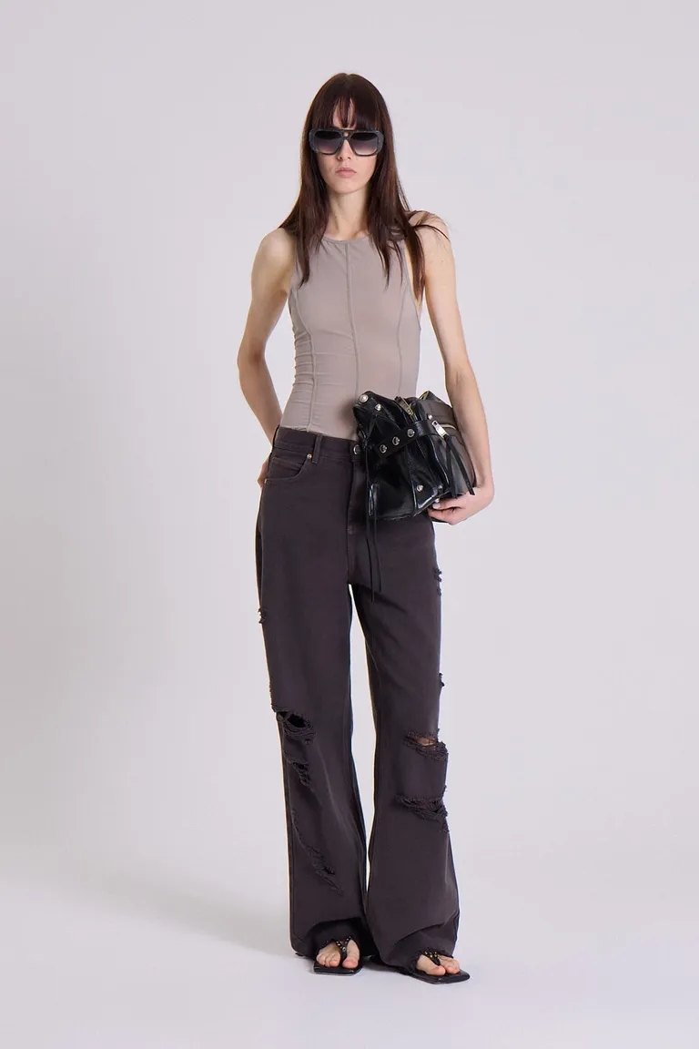 Pantalones de tiro medio y pierna ancha en color marrón - Moda Argentina de Maria Cher en Pantalones para argentina