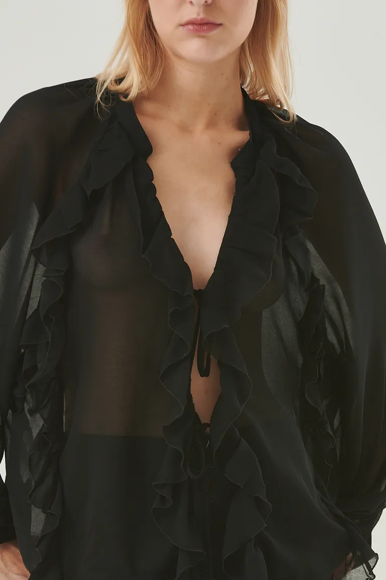 Blusa de gasa negra con volantes y lazo regulable en el delantero de Sweet en Blusas para argentina