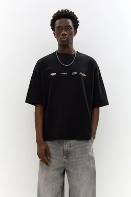 Remera stwd gráfico cerezas de Pull&Bear en Remeras y Polos para argentina