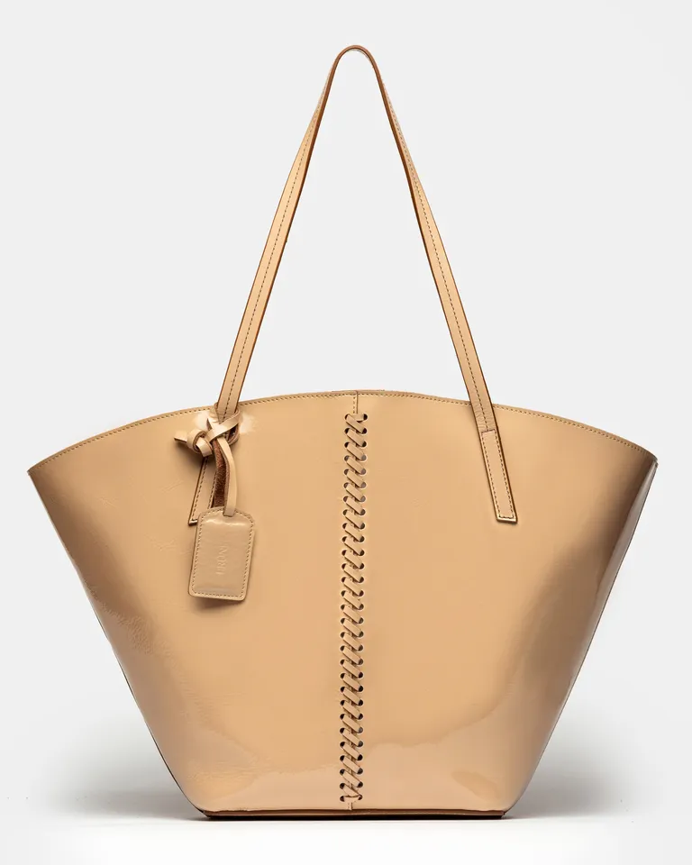 Cartera de cuero tipo tote con costuras verticales y diseño artesanal de Prüne en Bolsos y Carteras para argentina