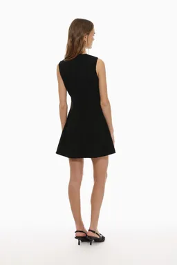 Vestido corto con vuelo de Lefties en Vestidos para argentina
