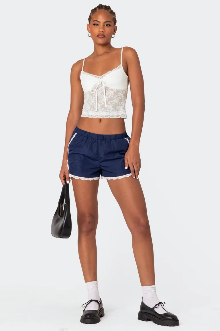Kallie short deportivo encaje de Edikted en Shorts para argentina