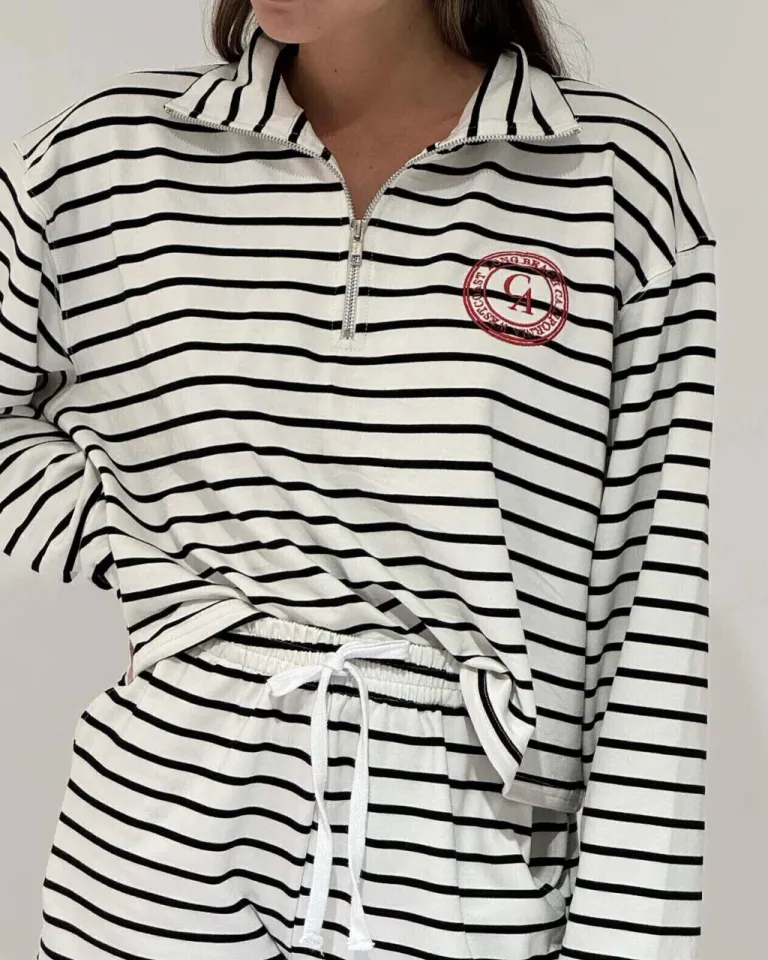 Buzo rayado en blanco y negro con cierre y cuello ribeteado - Prenda de vestir femenina casual y cómoda de Sky en Buzos y Sweaters para argentina