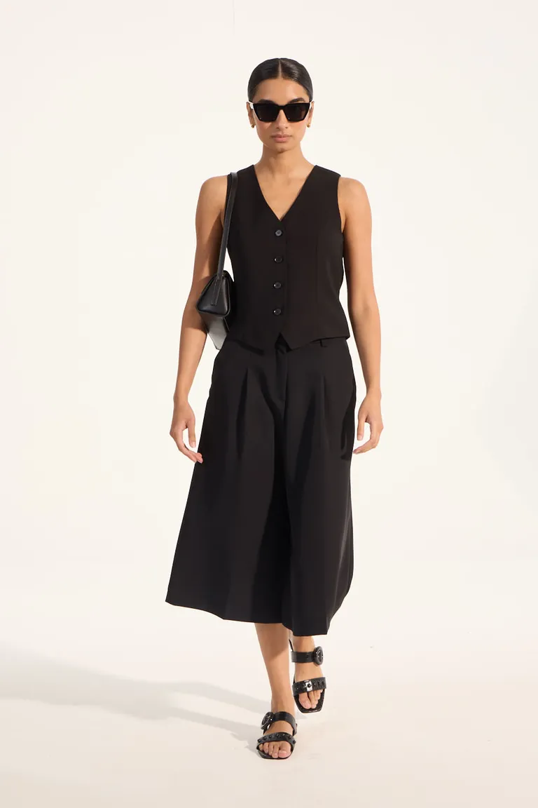 Bermuda sastre de pierna ancha con pinzas y bolsillos laterales de Portsaid en Pantalones para argentina