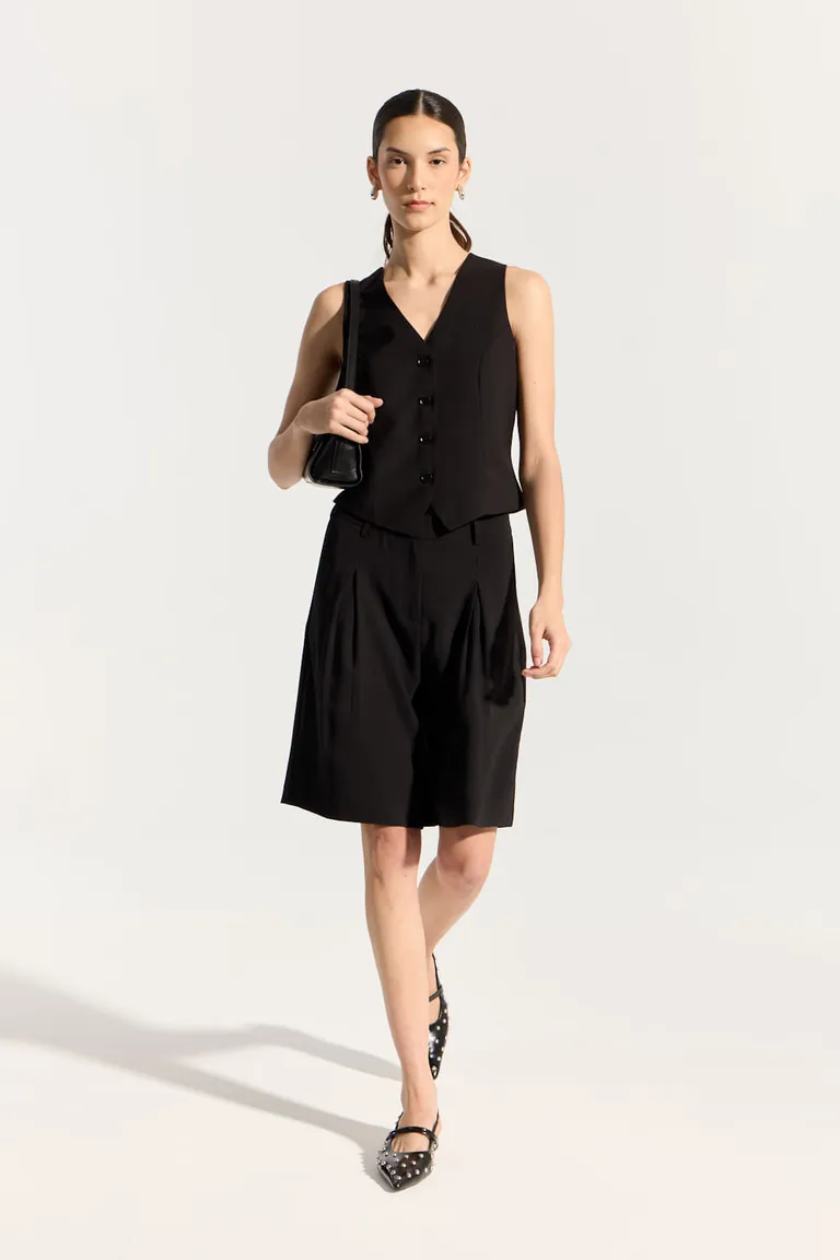 Pantalón bermuda de estilo sastre para un look moderno y sofisticado de Portsaid en Pantalones para argentina