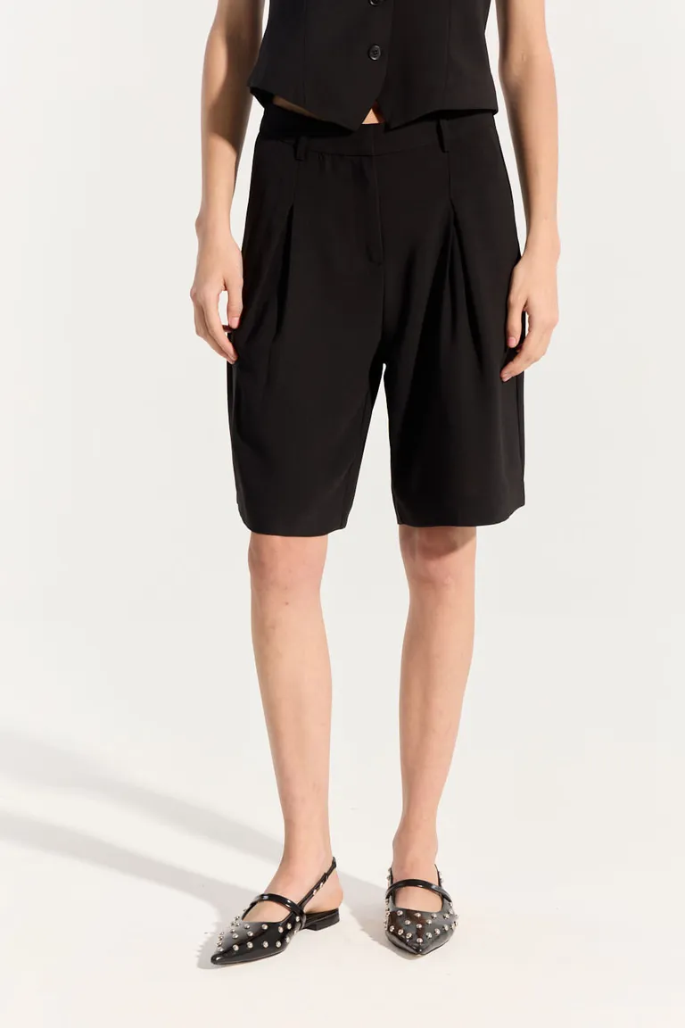 Pantalón bermuda de estilo sastre para un look moderno y sofisticado de Portsaid en Pantalones para argentina