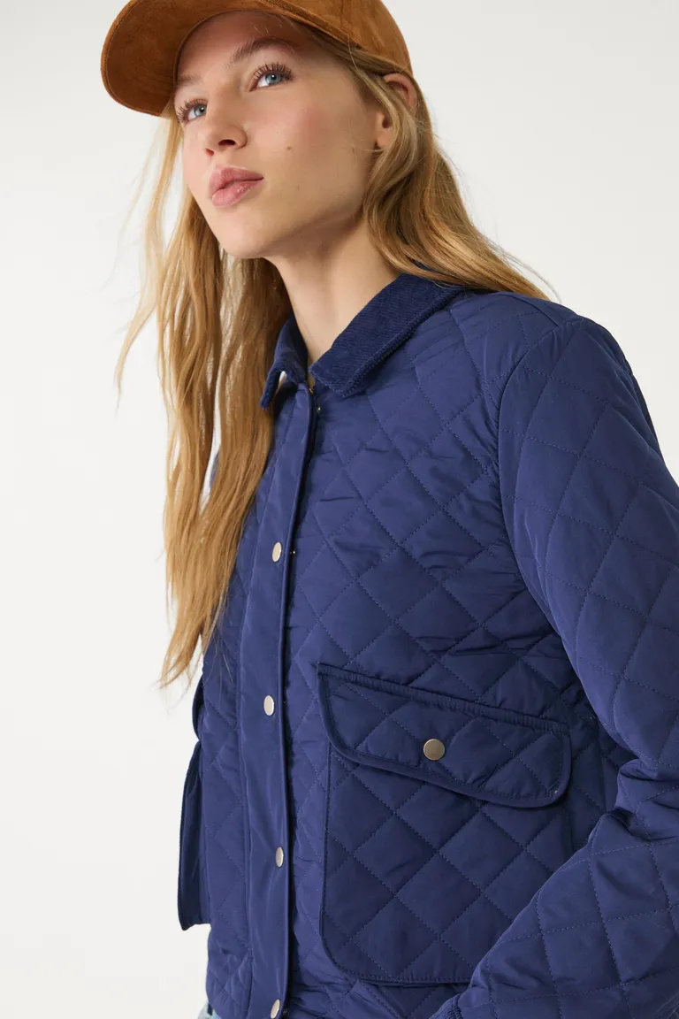 Cazadora acolchada combinada pana de Stradivarius en Chaquetas para argentina