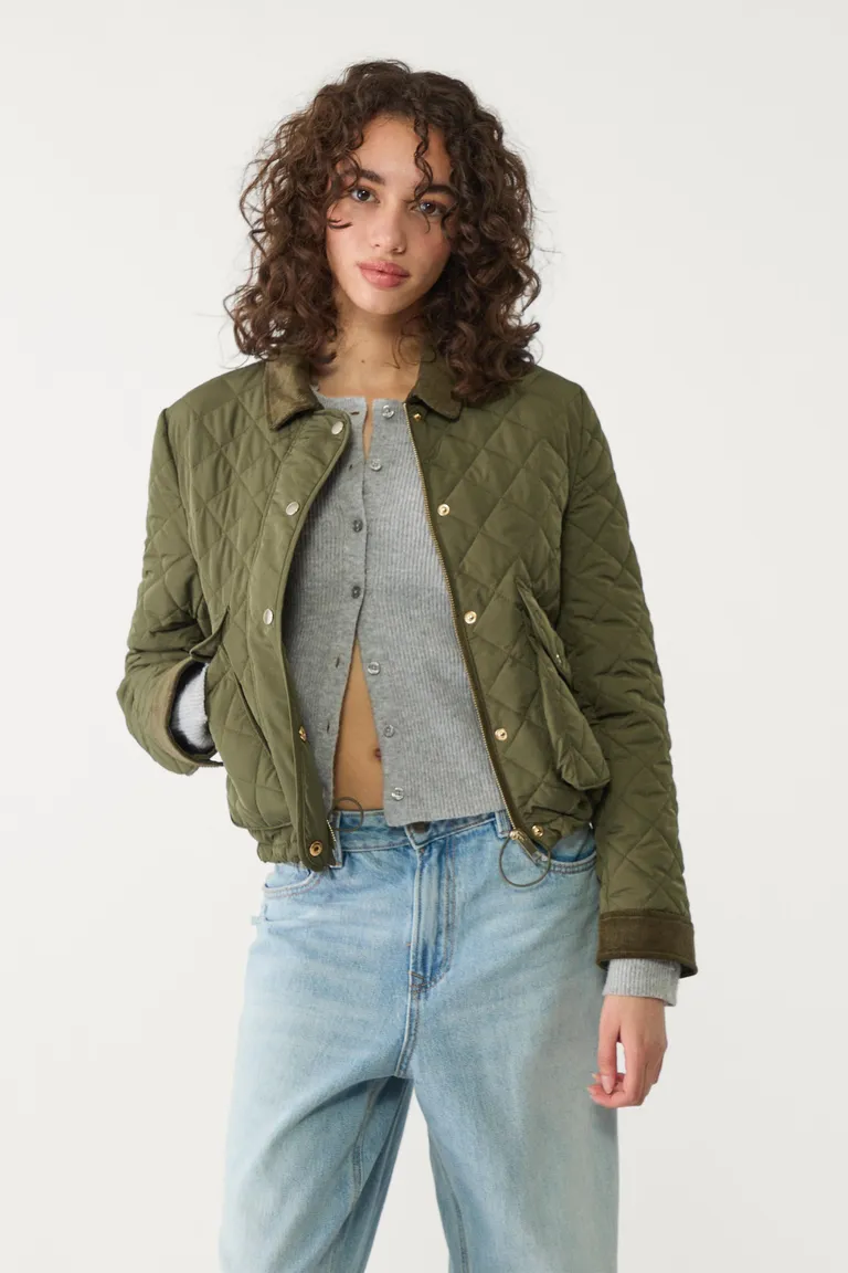 Cazadora acolchada combinada pana de Stradivarius en Chaquetas para argentina