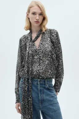 Blusa animal print lazo de Mango en Blusas para argentina