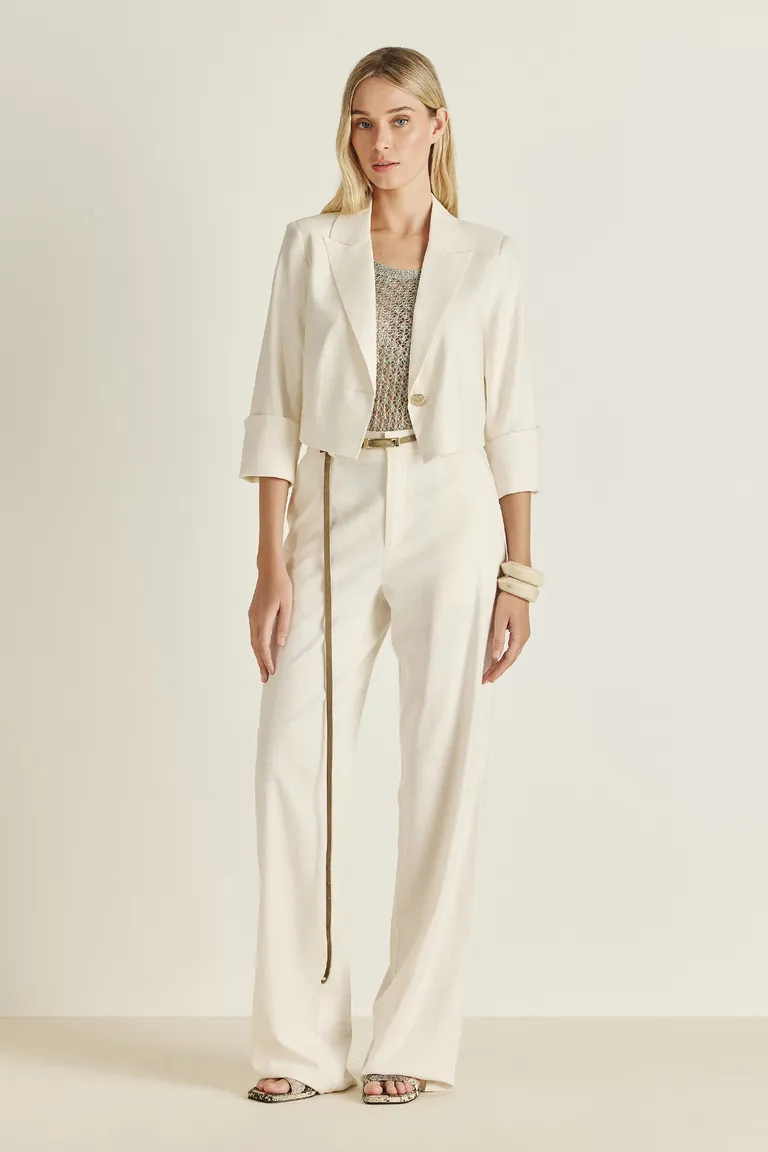 Elegante saco de lino blanco con silueta crop y diseño relajado para un look de verano de Tucci en Chaquetas para argentina