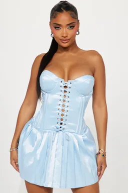 Micro mini satén princesa de Fashion Nova en Vestidos para argentina