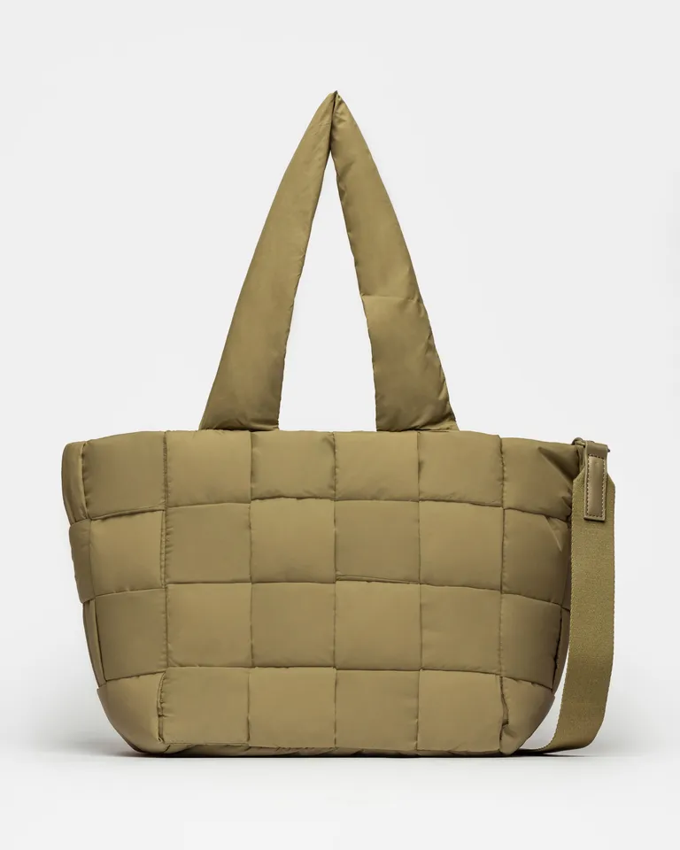 Shopper de nylon acolchado trenzado, diseño único y confortable de Prüne en Bolsos y Carteras para argentina