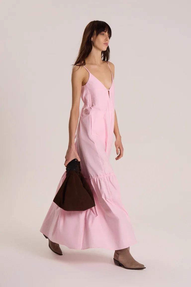 Vestido elegante rosa midi de gabardina con volumen y fruncidos en la cintura de Maria Cher en Vestidos para argentina