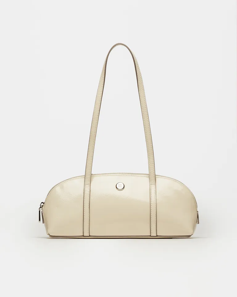 Cartera de hombro Bonnie de cuero con detalles metálicos, ideal para todo look de Prüne en Bolsos y Carteras para argentina