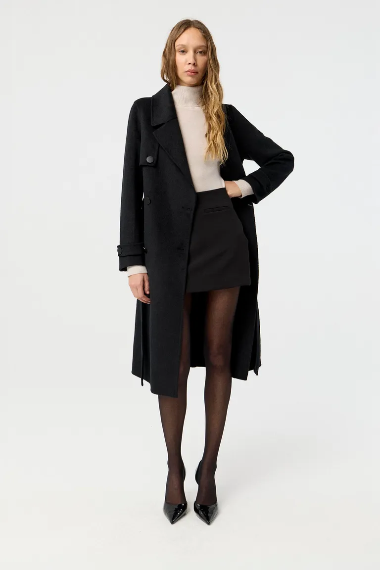 Pollera pantalón de sastrería tiro alto con silueta evasé y diseño frontal tipo falda de Markova en Shorts para argentina